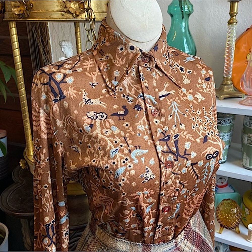 1970s Botanical, Deer, and Bird Tapestry Print Vintage Button Down